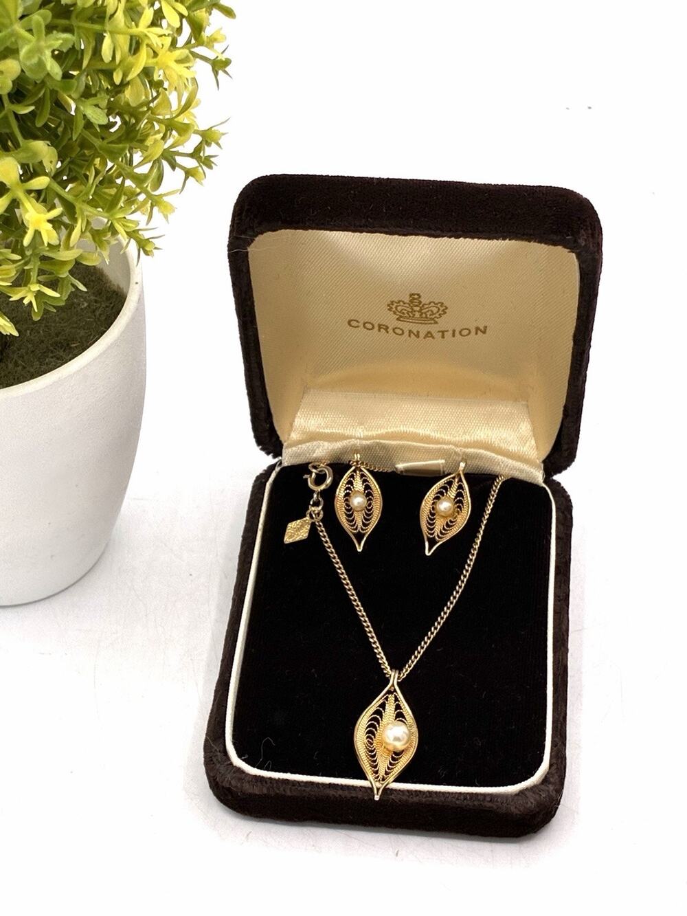 Vintage Sarah Coventry Necklace Clip Earrings Set Faux Pearl Filigree Gold Tone